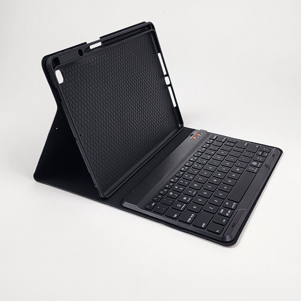 iPad 3rd Gen – Black Wireless Keyboard Case w/ Magnetic Keyboard